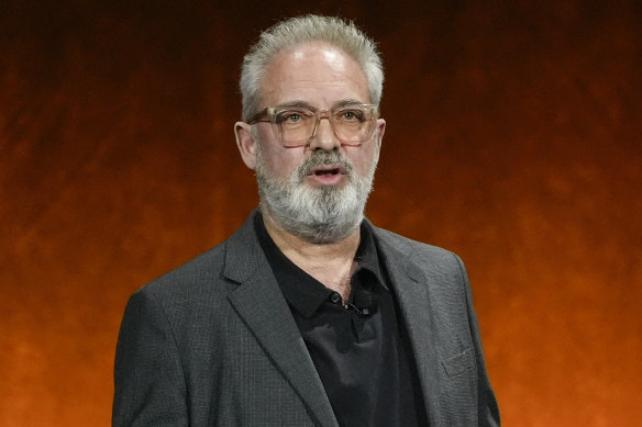 Le réalisateur Sam Mendes tient à ramener le public dans les cinémas.