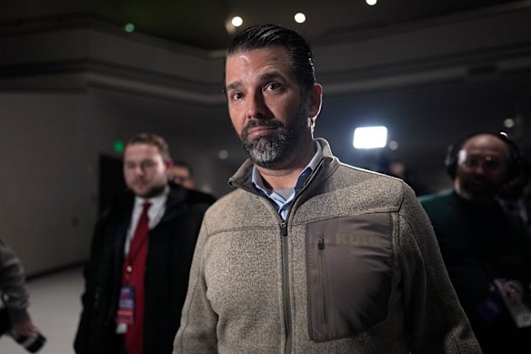 Le dossier est la première étape de la fiducie du président, contrôlé par son fils Donald Trump Jr. à vendre potentiellement sa participation de 114,75 millions de dollars.