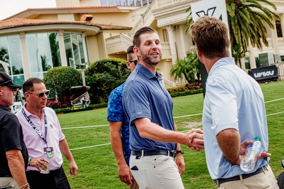 Eric Trump a accueilli un invité le premier jour du tournoi de LIV Golf à Trump National Doral. 