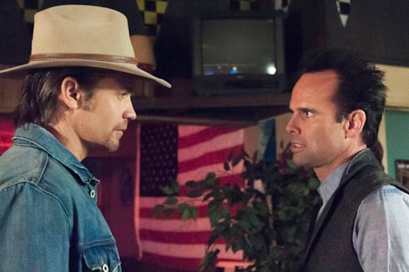 Walton Goggins (à droite) avec Timothy Olyphant en justifié.