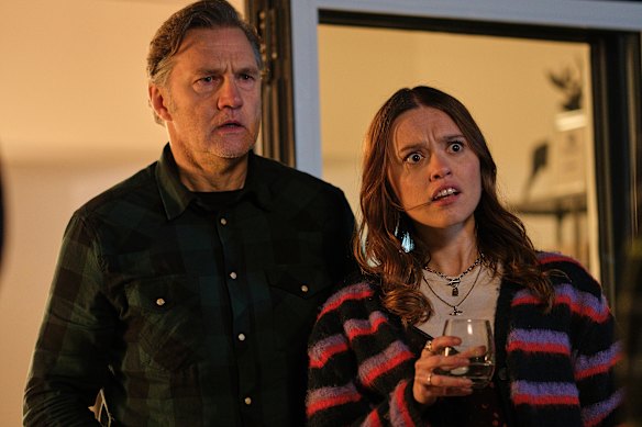 David Morrissey avec Aimee Lou Wood dans les problèmes de papa de la comédie.