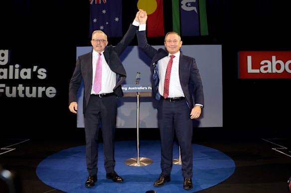 Albanese et WA, le premier ministre Roger Cook s'est rencontré pour la première fois au milieu des années 80.