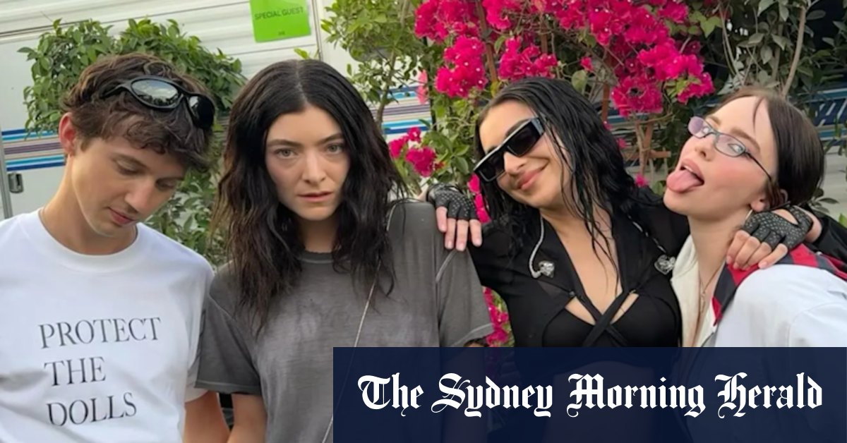 Pourquoi le t-shirt `` Protect the Dolls '' de Troye Sivan était le coup de style de Coachella