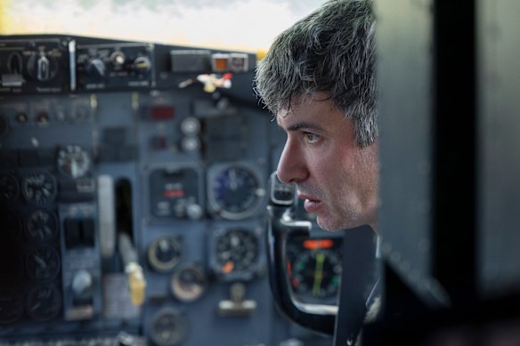 Dans la saison deux de la répétition, Nathan Fielder est obsédé par les accidents d'avion.