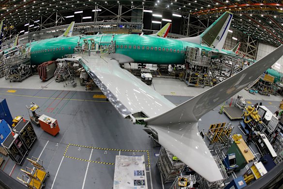 Pékin a également demandé que les transporteurs chinois interrompent les achats d'équipements et de pièces liés aux avions auprès des sociétés américaines.