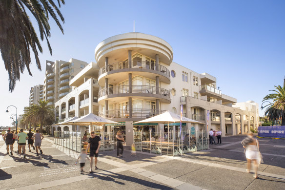 D'Or! 105 Beach Street, Port Melbourne