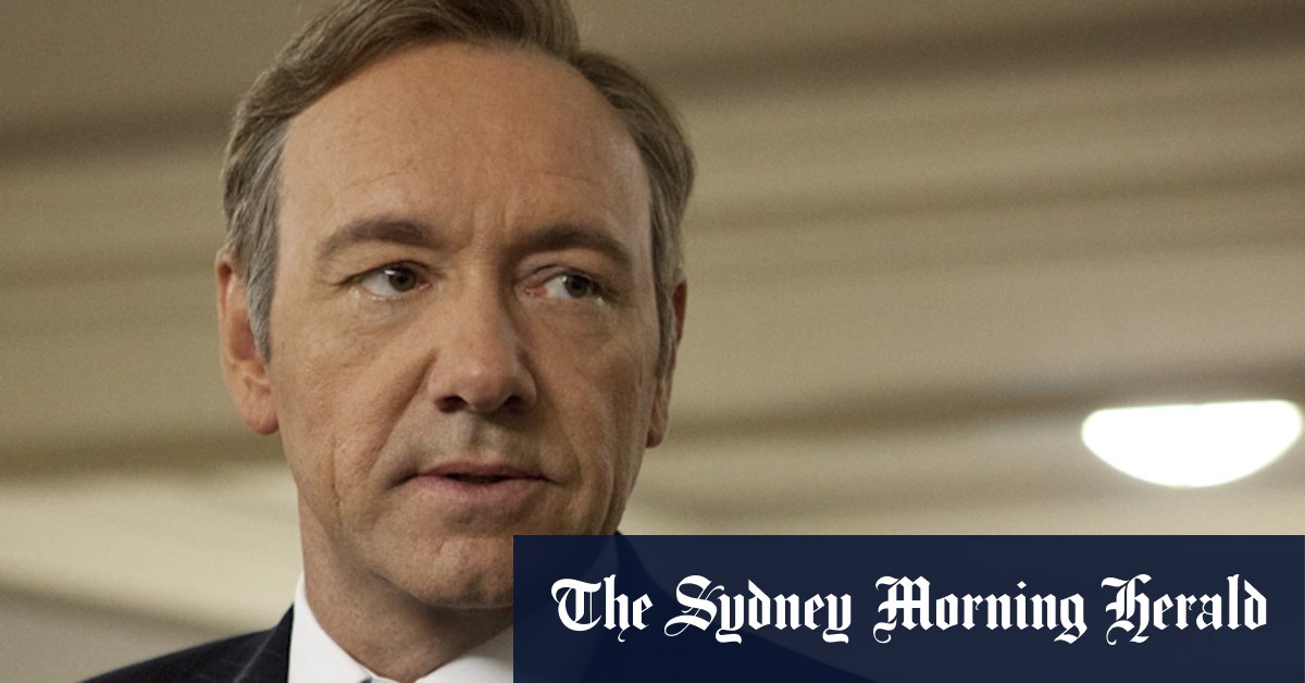 Kevin Spacey révise le personnage de la maison des cartes Frank Underwood pour aider à promouvoir Tim Dillon Comedy Special