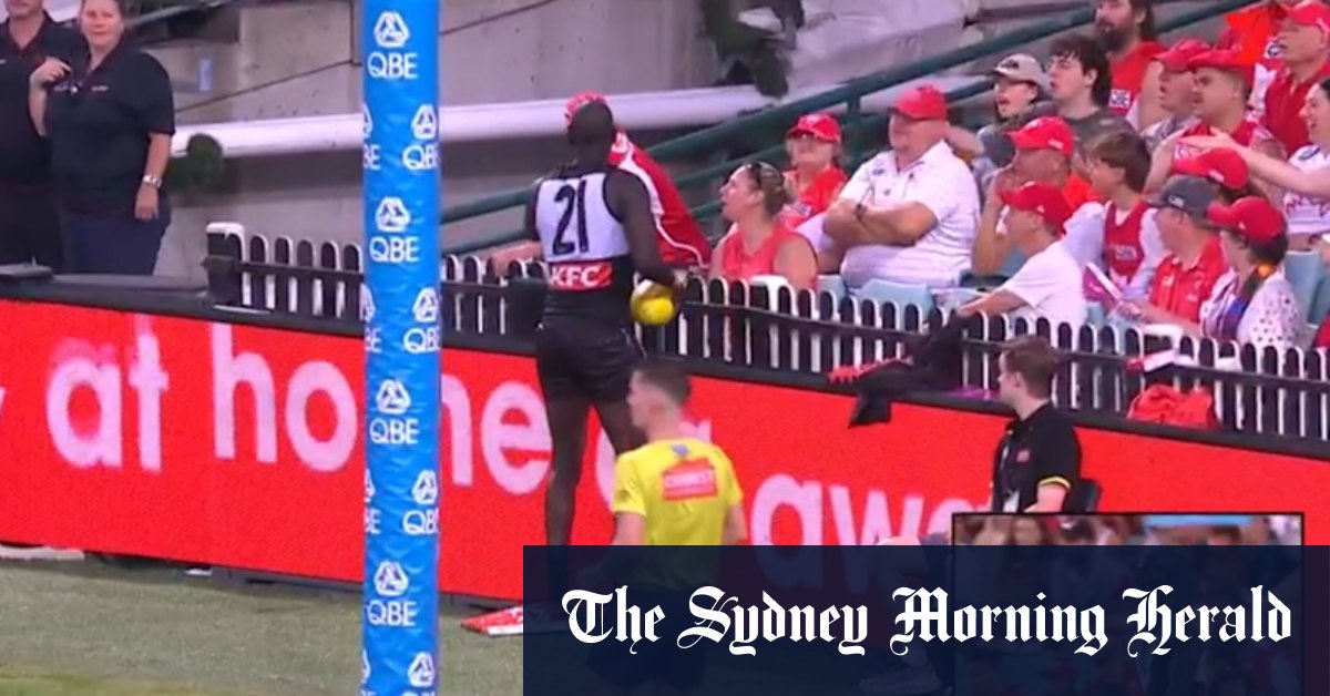Aliir Aliir en incident avec fan pendant le match des cygnes de Port Adelaide-Sydney