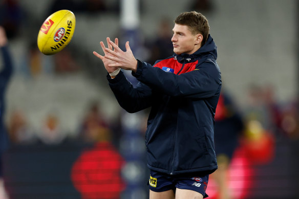 Judd McVee est en train de sortir de Melbourne.