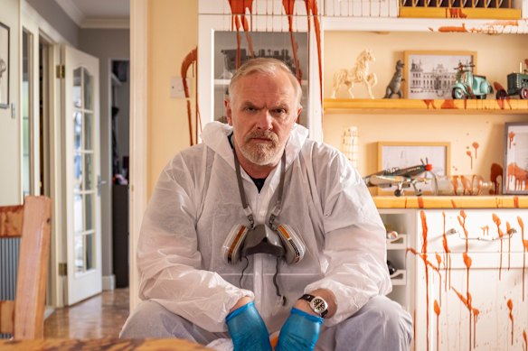 Greg Davies joue Paul 'Wicky' Wickstead, un nettoyant de scènes de crime, dans le nettoyeur.