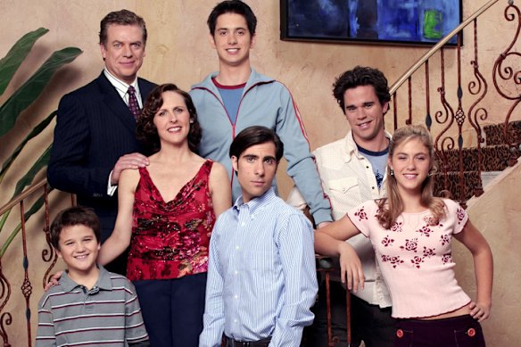 Chris McDonald en tant que Ted, Jake Sandvig comme Preston, David Walton comme Liam et (rangée inférieure de gauche) Bret Loehr en tant que Tanner, Molly Shannon en tant que Lesley, Jason Schwartzman en tant que Ben et Caitlin Wachs en tant que Chloe dans la sitcom courte de Mike White.