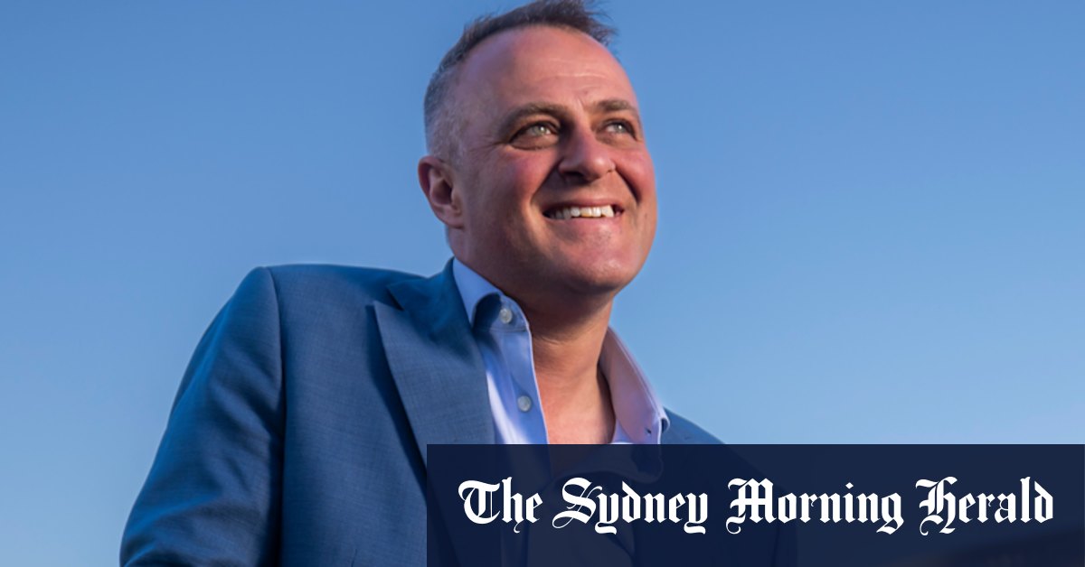 L'histoire Tim Wilson gagne à Goldstein, Amelia Hamer espère à Kooyong en vote postal contre les sarcellerie