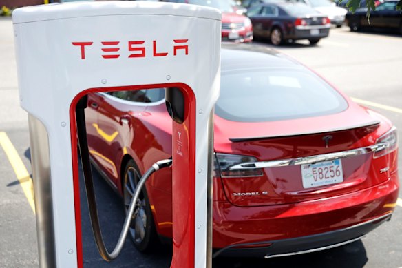 Balan avait soulevé des problèmes de sécurité concernant les véhicules Model S de l'entreprise directement avec Musk en 2014.