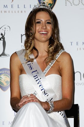 Franklin dit que le style lorsqu'elle a remporté Miss Univers Australia en 2010 était terrible, mais faisait «partie de qui je suis».