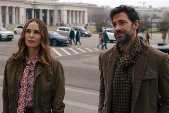 Natalie Portman et John Krasinski jouent des frères et sœurs à la recherche de sensations fortes Charlotte et Luke Purdue dans Fountain of Youth.