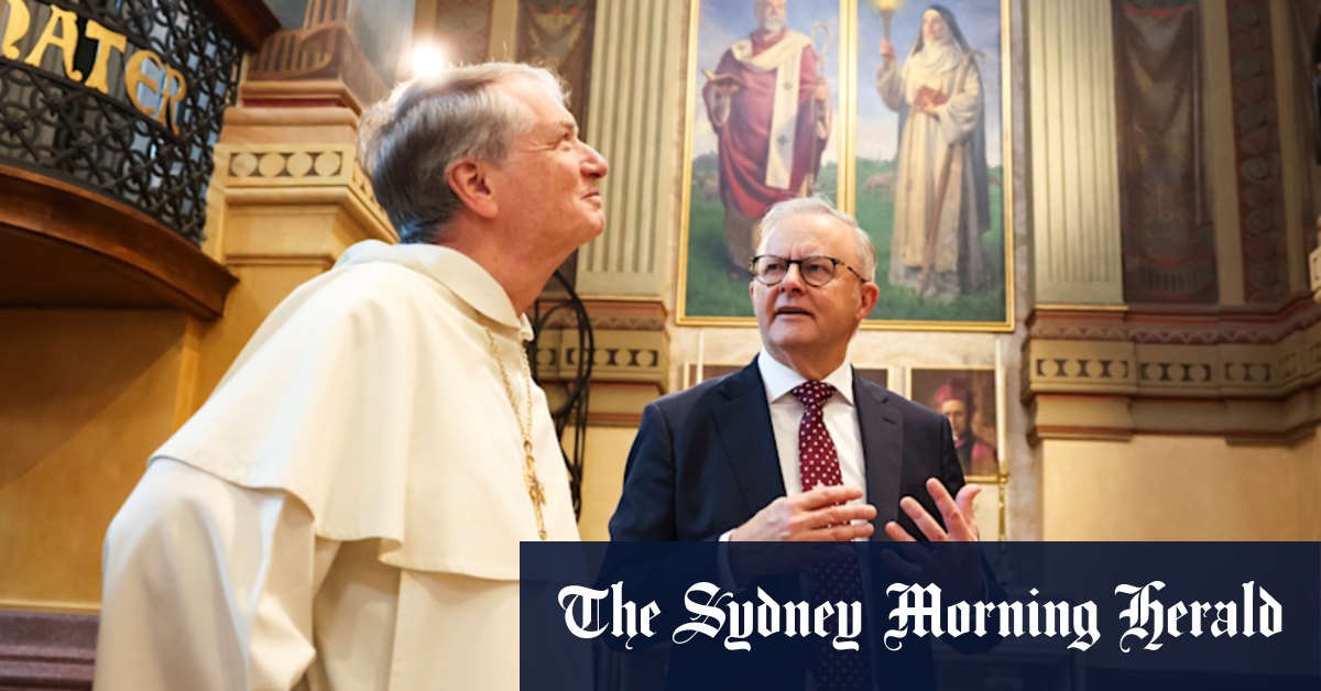 L'Australie intensifie l'offre pour le pape Leo Visit alors que les terres albanaises à Rome