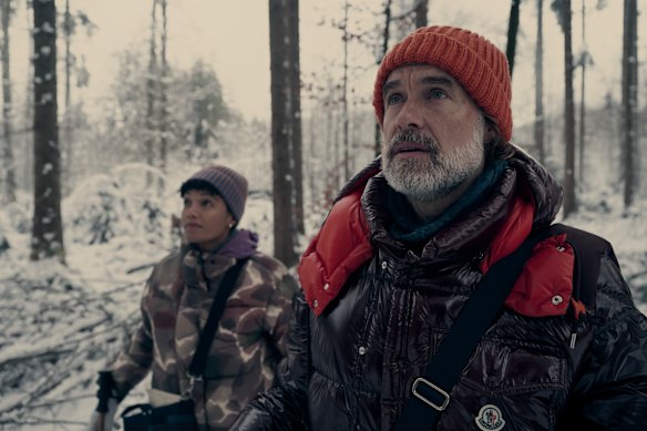Même le fabuleux Murray Bartlett ne peut pas économiser la deuxième saison de neuf étrangers parfaits.