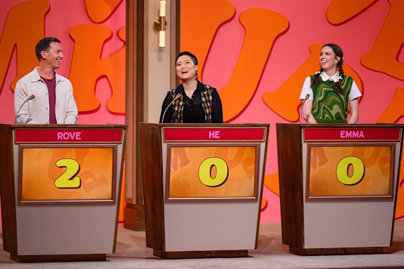 Rove McManus, il Huang et Emma Holland dans la saison deux de Guy Montgomery Mont Mont Spelling Bee. 