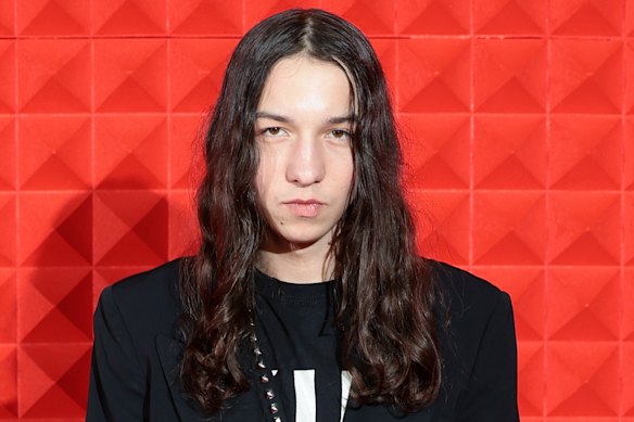 Lux Gillespie trouve déjà du succès sur le défilé.