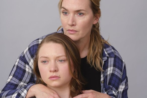 Mia Threrapleton avec sa mère, Kate Winslet, dans I Am Ruth.