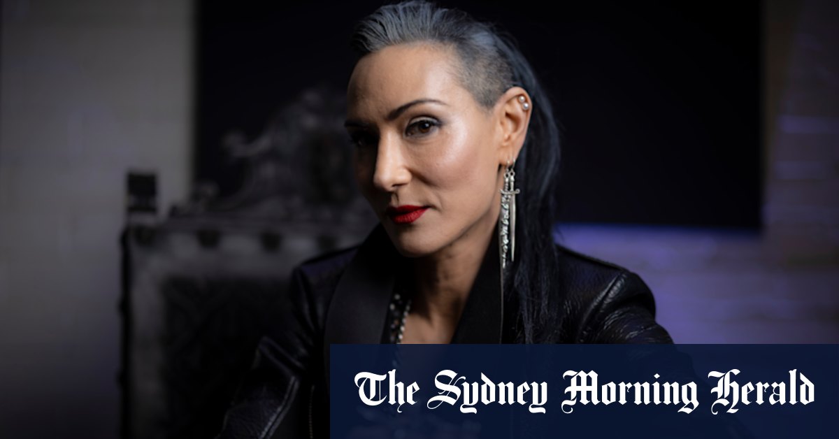 Born to Hustle Documentary Cracks ouvre l'esprit chaotique et hyper-créatif d'Emma Addams, l'un des artistes les plus intéressants d'Australie