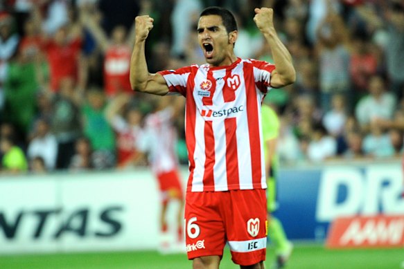Aziz Behich jouant pour Melbourne Heart en 2011.