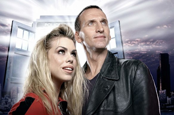 Christopher Eccleston, illustré avec Billie Piper, a quitté Doctor Who après une saison.
