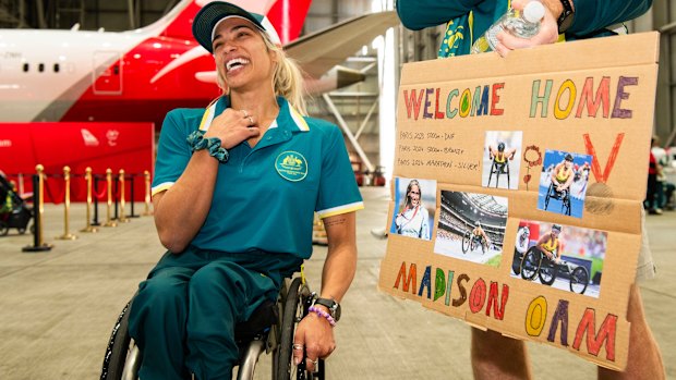 Le grand paralympique Madison de Rozario a salué la maison à Sydney après les Jeux paralympiques de Paris de l'année dernière. 