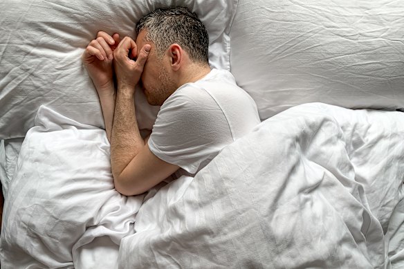 Entre sept et neuf heures de sommeil à partir de MIDELILIE, est recommandé de conjurer la démence.