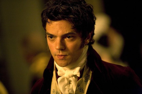 Dominic Cooper comme Willoughby dans le sens et la sensibilité.