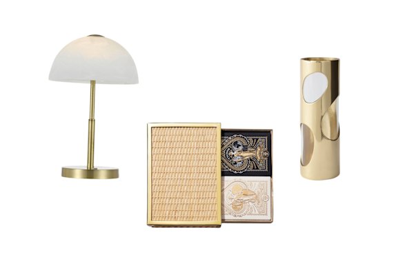 Lampe de table «Marla»; Ensemble de cartes «Colette»; Vase en laiton «Pietra».  