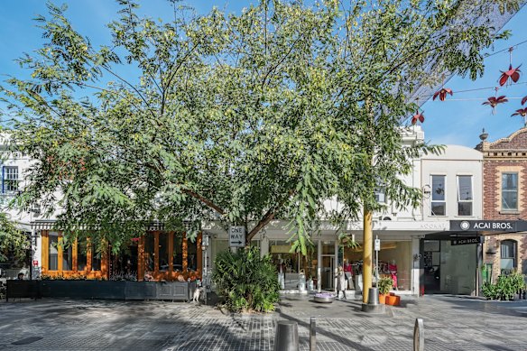 Les magasins du 136-144 Greville Street se sont vendus pour près de 11 millions de dollars.