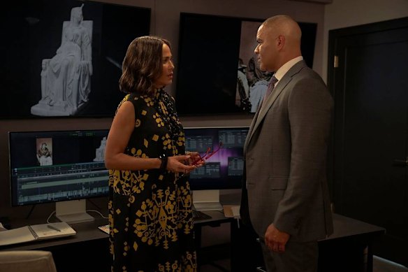 LTW (Nicole Ari Parker) apprend la nouvelle choquante que son père est décédé pour la deuxième fois.