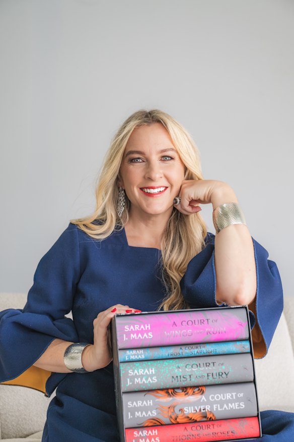 La fondatrice des événements Celestial, Carly Vidall-Wallace, fait partie du fan club de Sarah J Maas.