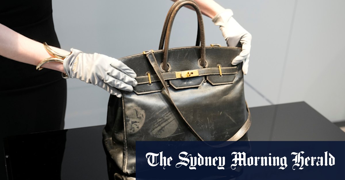 Le sac Hermès original conçu pour Jane Birkin se vend 15,3 millions de dollars à Paris