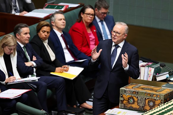 Le Premier ministre Anthony Albanese traite mercredi le Parlement. 