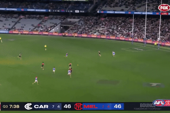 Steven May a reçu une interdiction de trois matchs pour cet incident avec Francis Evans de Carlton.