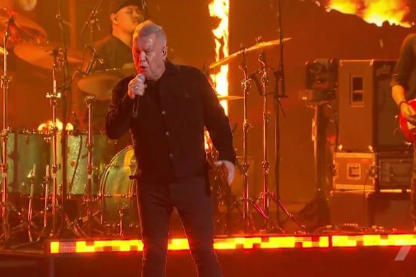 Jimmy Barnes lance le 2025 Logies avec l'homme de la classe ouvrière.