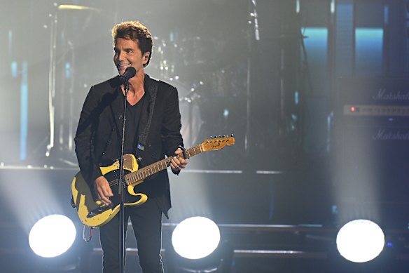 Richard Marx se produit lors de la 65e semaine TV Logie Awards.