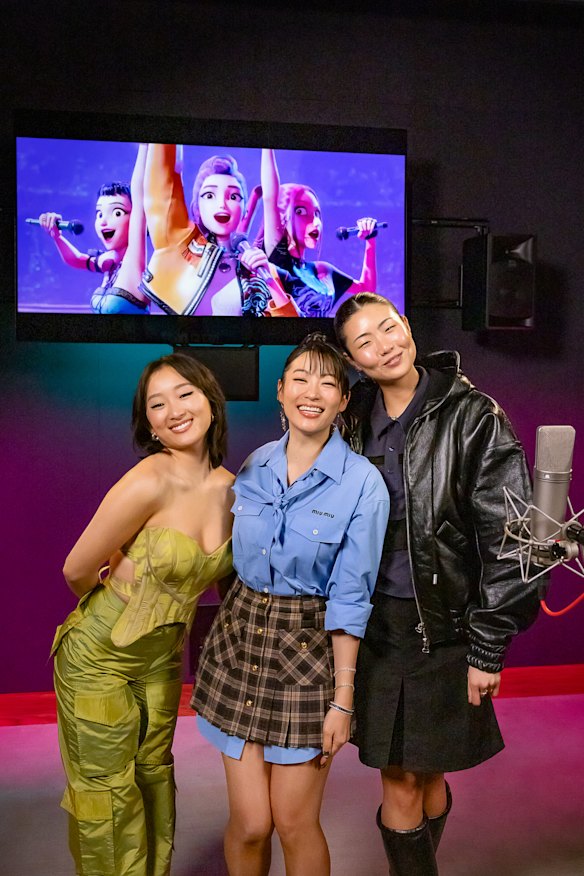 Ji-young Yoo (voix de Zoey), Arden Cho (voix de Rumi) et May Hong (voix de Mira).
