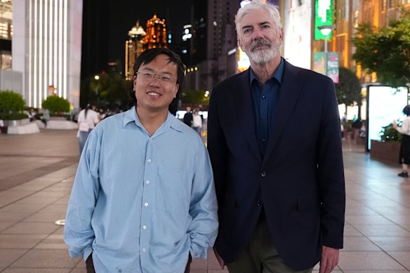 Shaun Micallef a accompagné le comédien Aaron Chen en Chine dans un épisoode émouvant d'origine Odyssey.