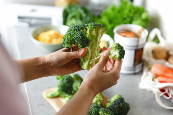 Bien qu'il soit largement considéré comme un choix sain, les légumes crucifères à haute fibre comme le brocoli peuvent être difficiles à digérer pour les personnes atteintes d'IBS.