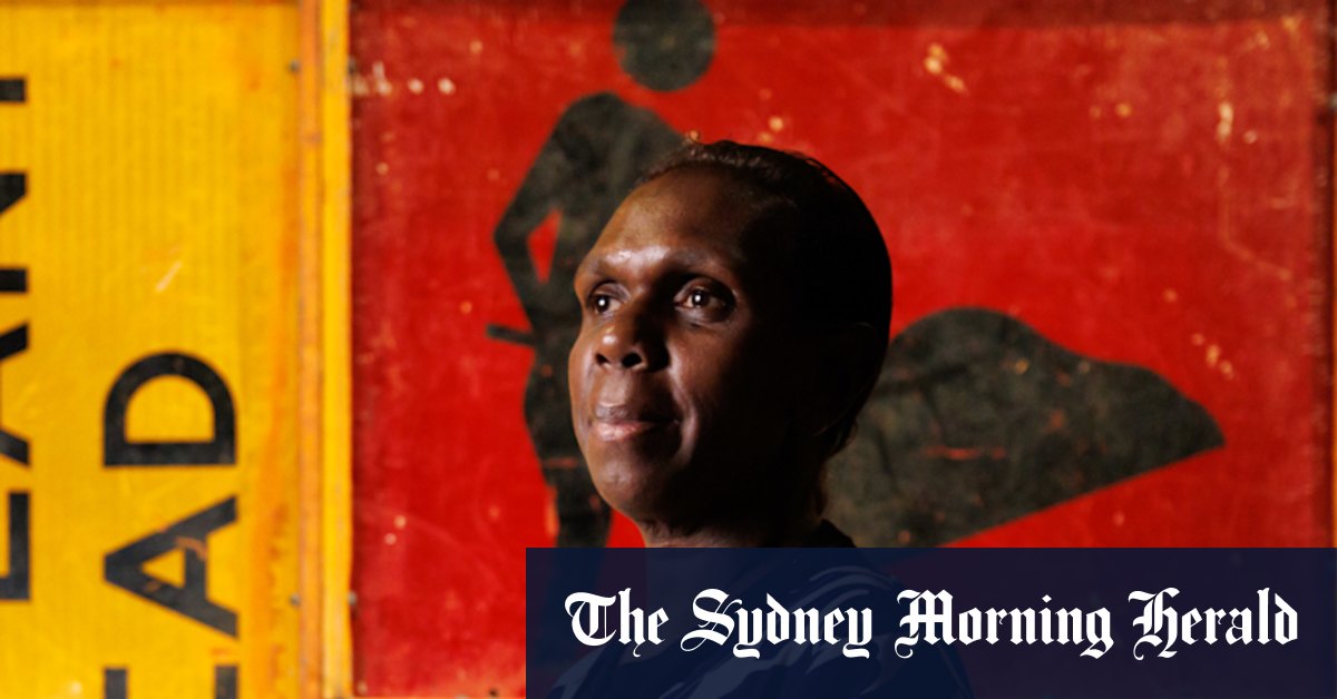 Les panneaux de route Outback jetés qui sont devenus une œuvre de prix