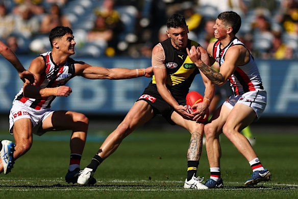 Tim Taranto de Richmond sous pression.