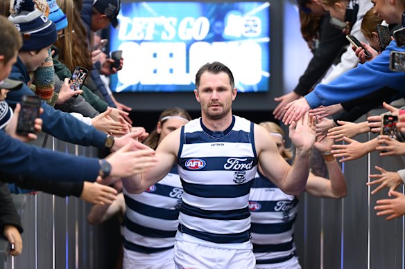 Rafraîchis: Patrick Dangerfield a été accordé contre Essendon.