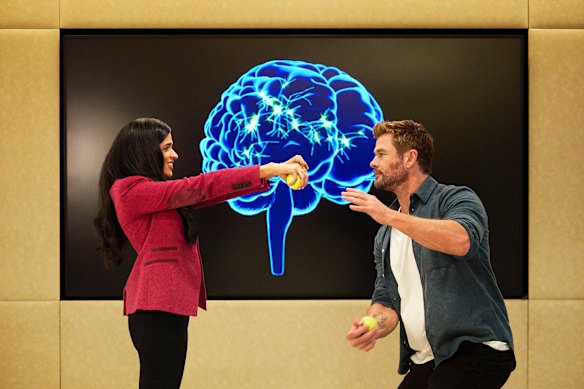 Chris Hemsworth travaille avec le scientifique cognitif Dr. Maya Shankar alors qu'il découvre que l'apprentissage de nouvelles compétences est la clé pour stimuler la santé du cerveau, améliorer la mémoire, se concentrer et protéger contre le déclin cognitif lié à l'âge.