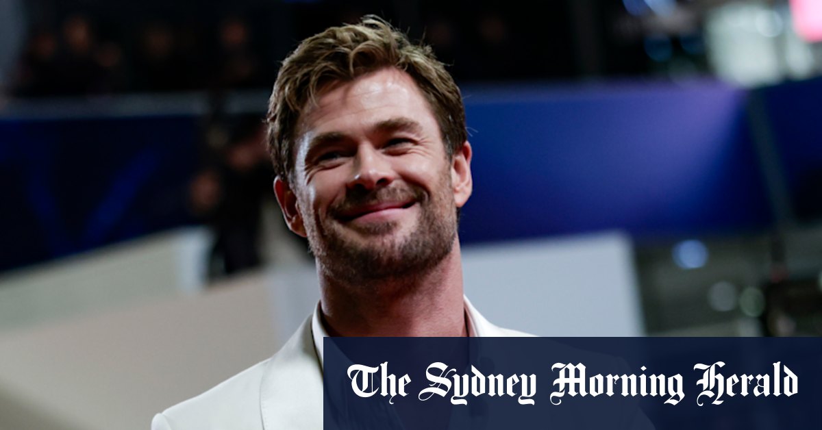 Chris Hemsworth joue dans la saison de Limitless: "Est-ce que je vieillit?"