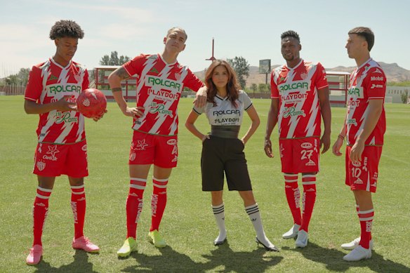 Eva Longoria fait face à la documentation sportive Necaxa, une spin-off de Welcome à Wrexham.