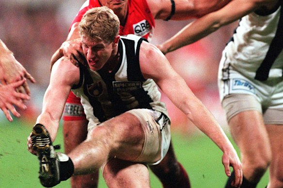 Stephen Patterson (avant) en action pour Collingwood. 