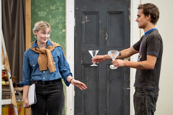 La marge de Claude Scott-Mitchell se méfie des motivations de Tom dans le talentueux M. Ripley.